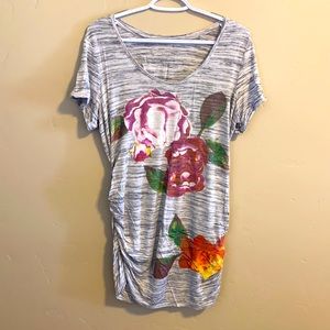 Motherhood Maternity v-neck tee, size L, great condition